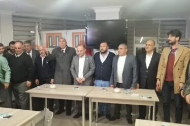 chp-istanbul-milletvekili-ozgur-karabat-ve-belediye-baskan-adayi-abdulhadi-akmugan-ziyareti-3